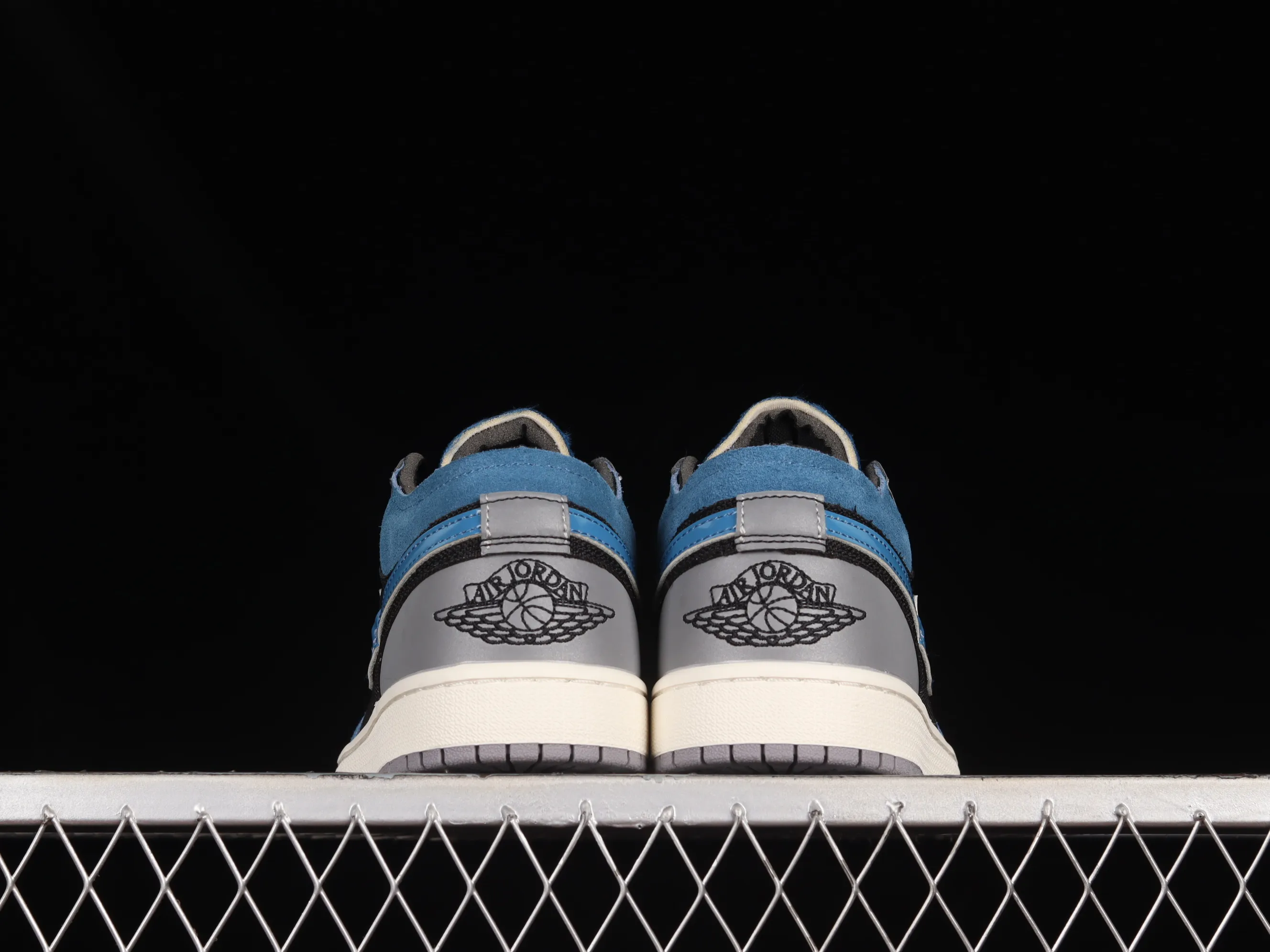 All categories Air Jordan Jordan series basketball shoes Air Jordan 1 Low Z version Air Jordan 1 Low SE "Craft Obsidian" AJ1 Joe 1 Obsidian low-top basketball shoes DR8867-400